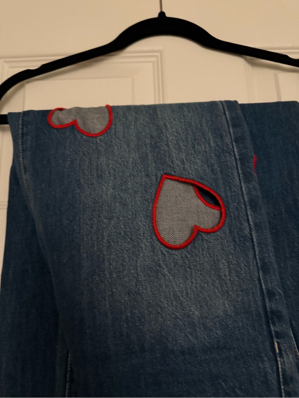 ALICE AND OLIVIA KARRIE HEART CUTOUT JEANS - Picture 5 of 7